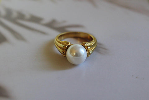 The “Pearly Girly” Ring