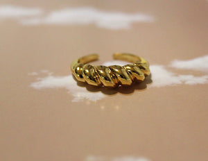 The “Cloud 9” Adjustable Ring